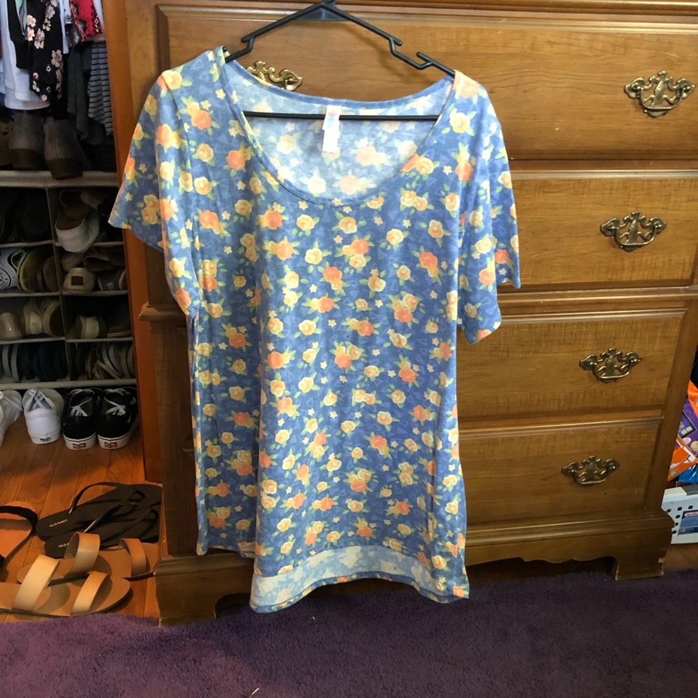 Lularoe Classic Tee